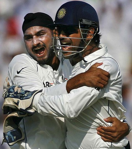 Harbhajan's mother starts legal action over Dhoni advert